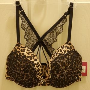 JUNIORS NWT TSHIRT BRA SIZE 38D